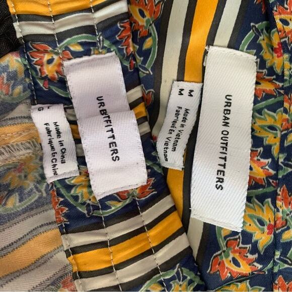 Urban Outfitters two pieces satin floral pajamas loungewear set size medium - Picture 8 of 8